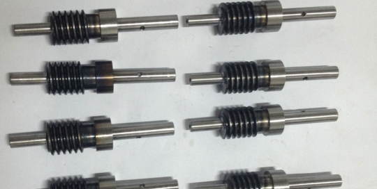 Worm Screw & Induction Hardening
